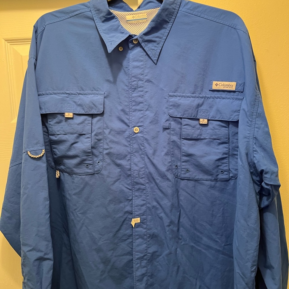 Columbia fishing long sleeve button down. Very nice. Dry cleaned. XXL
